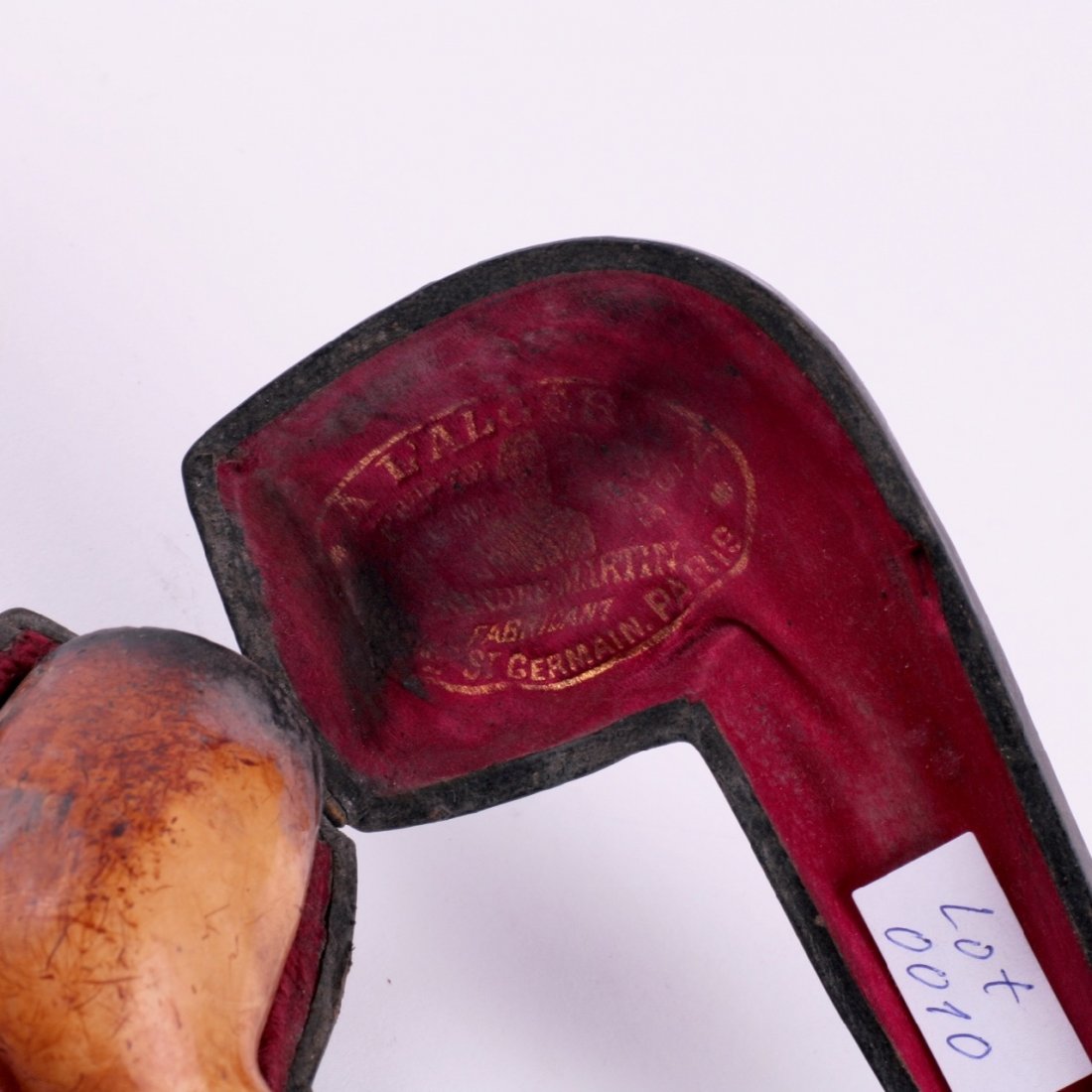 Antique smoking pipe with amber in case. — image 3