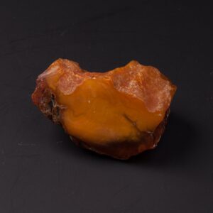 Antique amber stone. — image 1