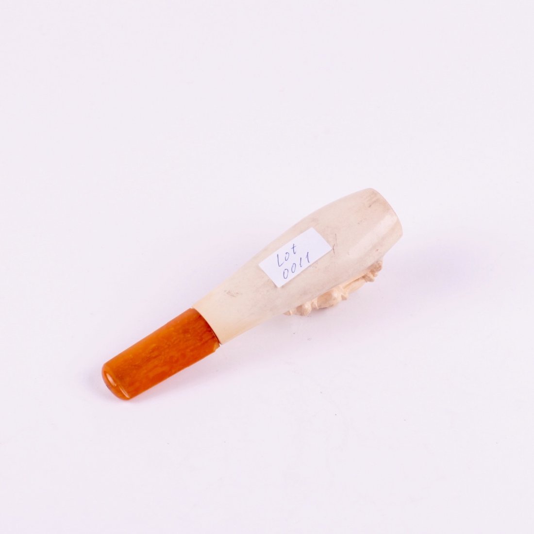 Antique smoking pipe with amber in case. — image 3