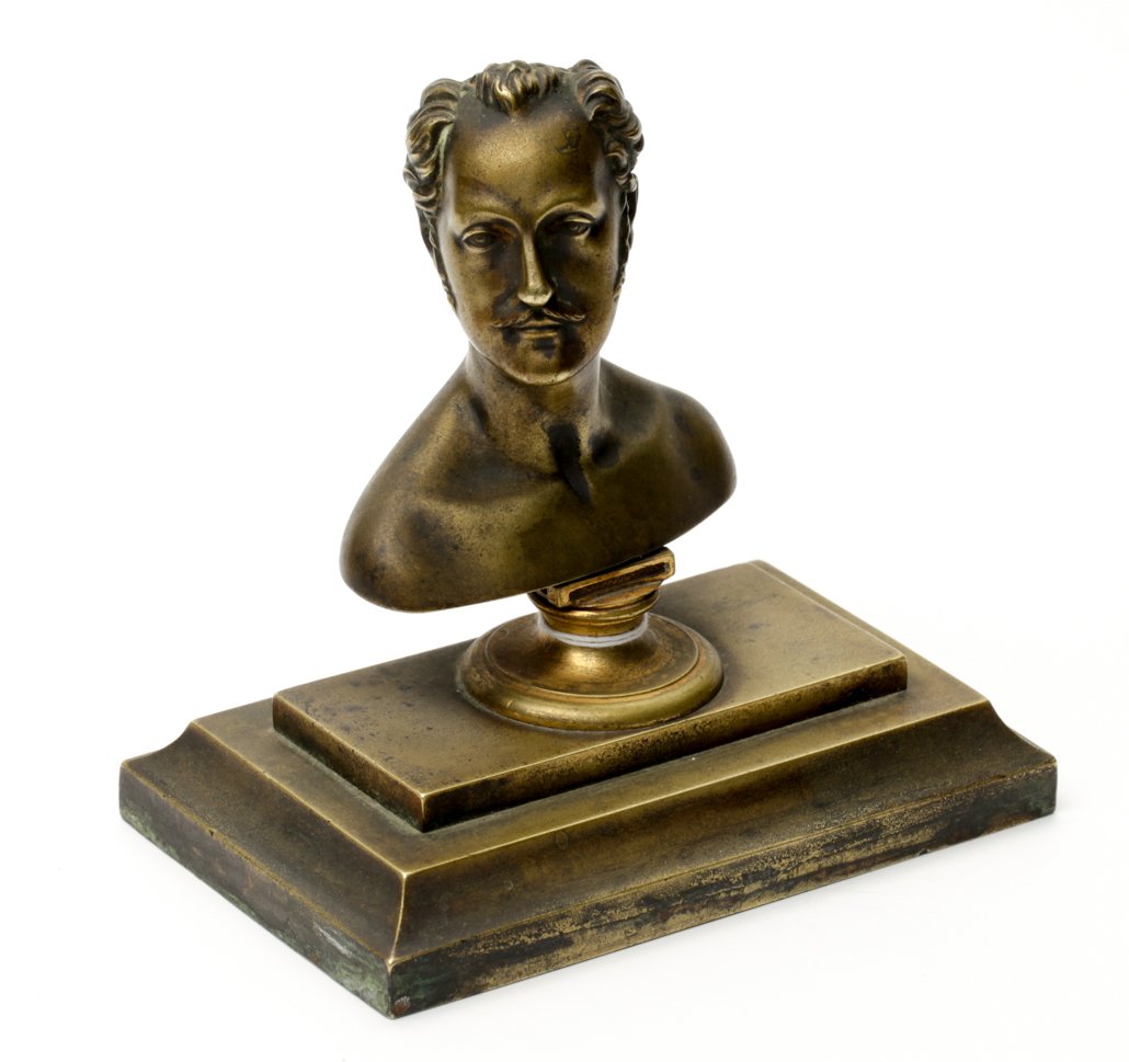 Table paperweight with the bust of Imperator Nikolay I. — image 2