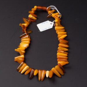Antique amber necklace. — image 1