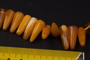 Antique amber necklace. — image 3