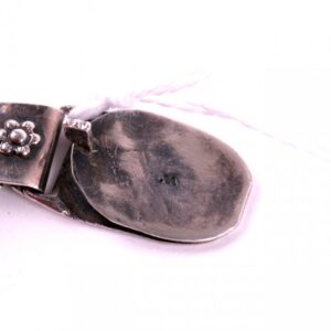 Hand bracelet with amber. — image 2