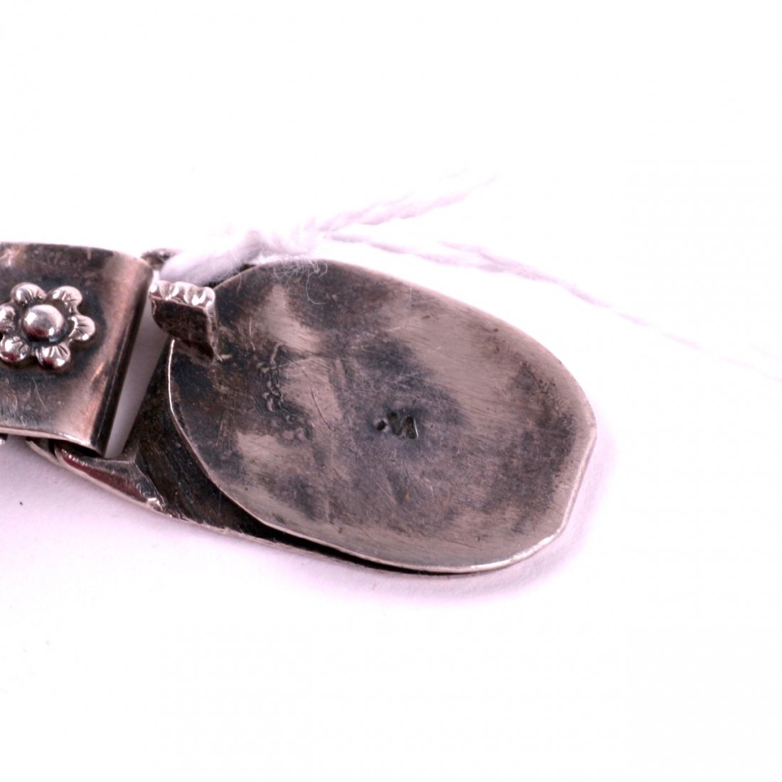 Hand bracelet with amber. — image 2