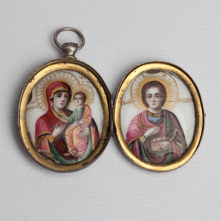 Medallion, Moscow, before 1898. — image 1