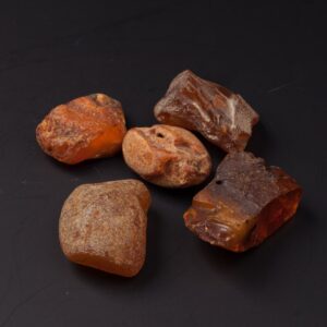 Set of antique amber stones. — image 1