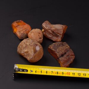 Set of antique amber stones. — image 3