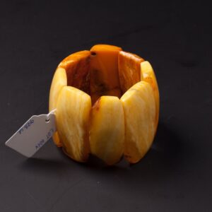 Antique amber hand bracelet. — image 1