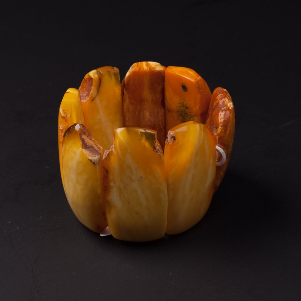 Antique amber hand bracelet. — image 2