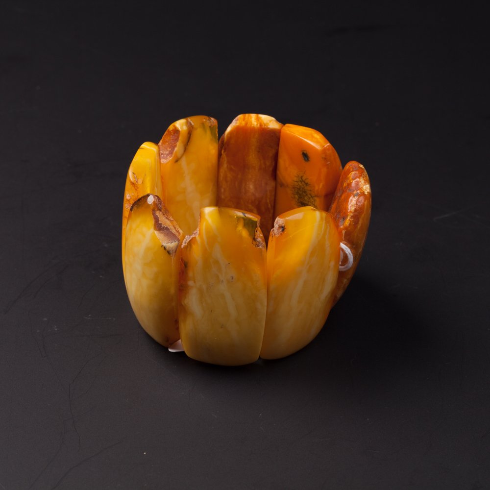Antique amber hand bracelet. — image 3