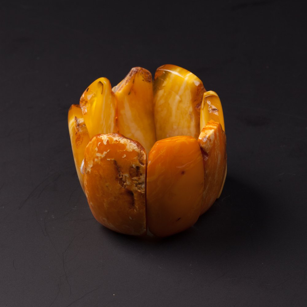 Antique amber hand bracelet. — image 4