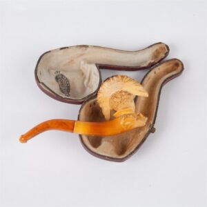Antique smoking pipe with amber in case. — image 3