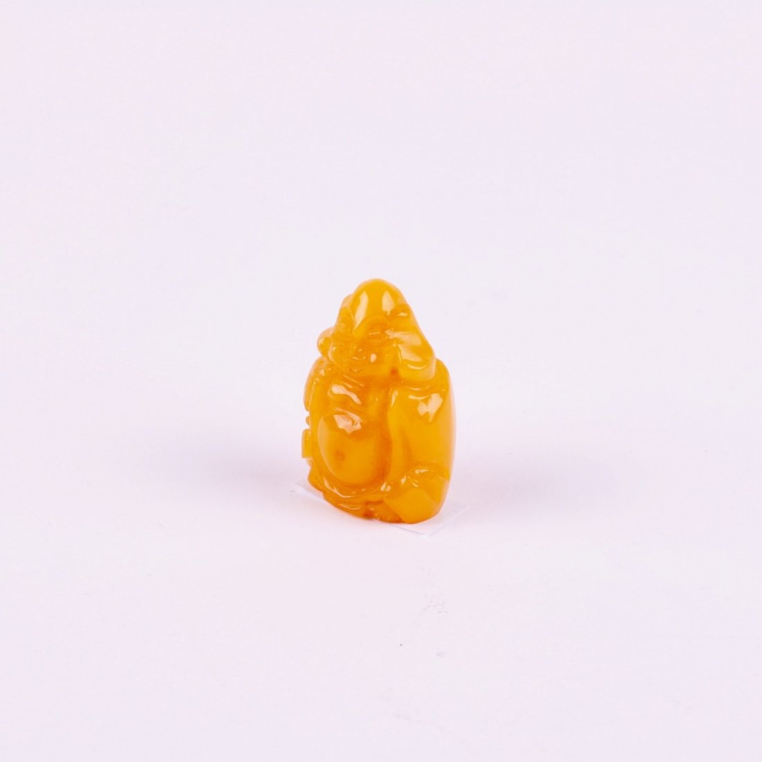 Amber figure. — image 1