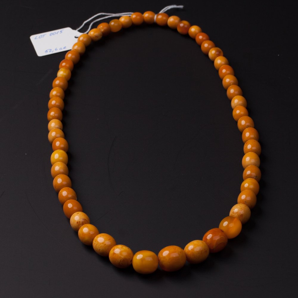 Antique amber necklace. — image 1