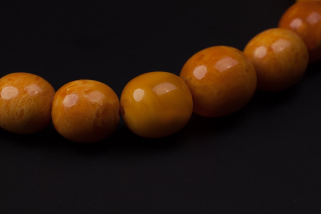 Antique amber necklace. — image 3