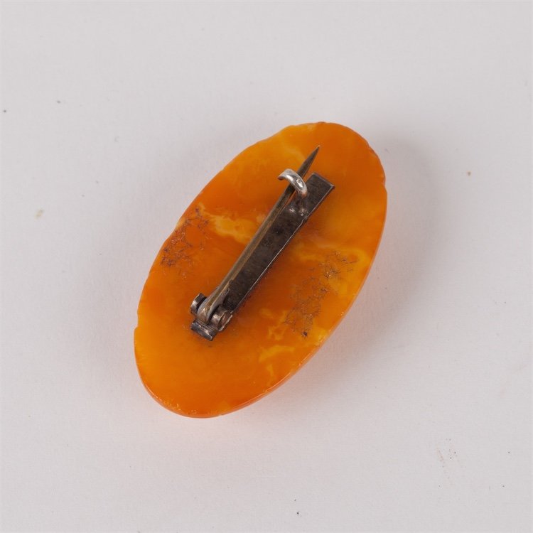 Amber brooch. — image 2