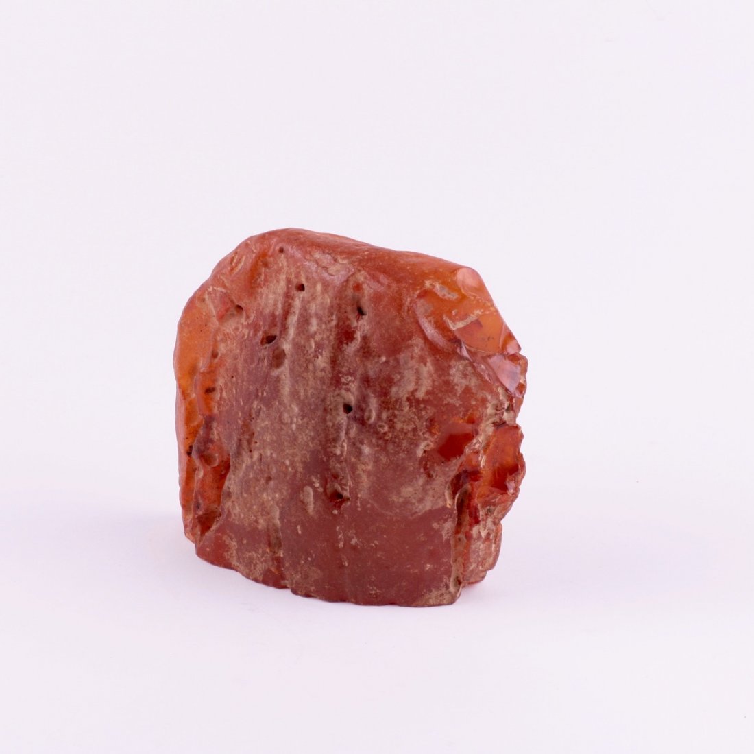 Antique amber stone. — image 1