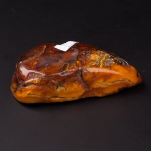 Antique amber stone. — image 1