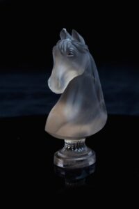 Blank seal in the shape of knight chess-piece — image 1