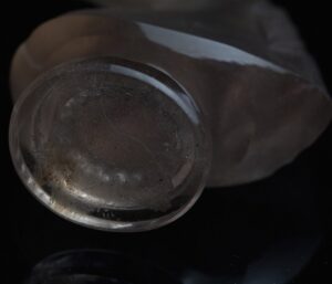Blank seal in the shape of knight chess-piece — image 3