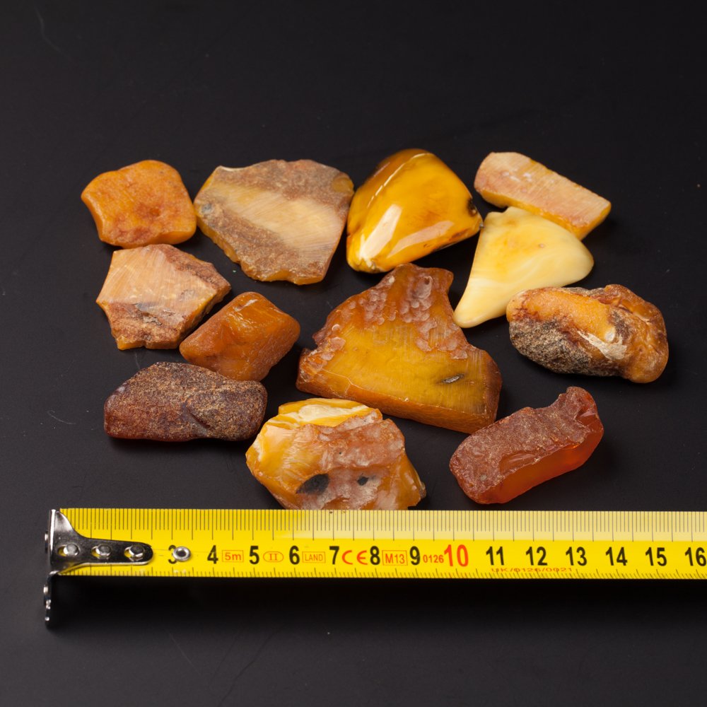 Set of antique amber stones. — image 2