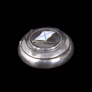 Russian silver snuff box with St Andrew flag — image 1