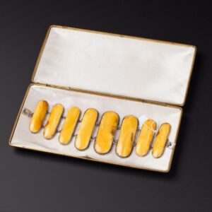 Antique amber hand bracelet. — image 1