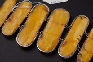 Antique amber hand bracelet. — image 5