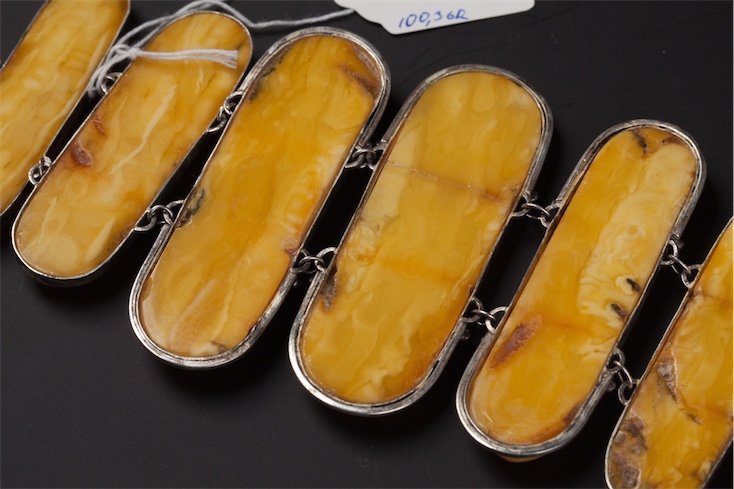 Antique amber hand bracelet in silver. — image 5