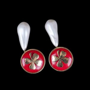 Chanel earclips with baroque style artificial pearl — image 1
