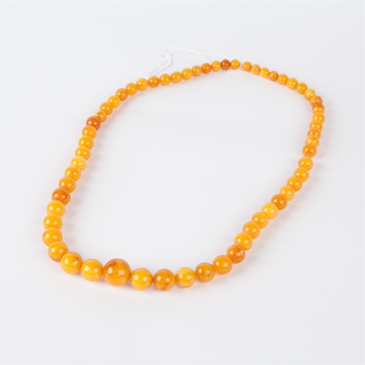 Antique amber necklace. — image 1