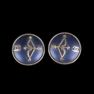 Chanel earclips. 1980s — image 1