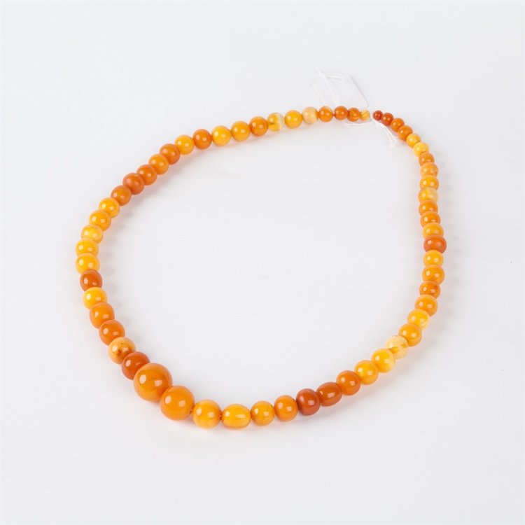 Antique amber necklace. — image 1