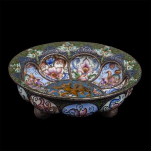 Decorative Russian vase in historical style — image 1