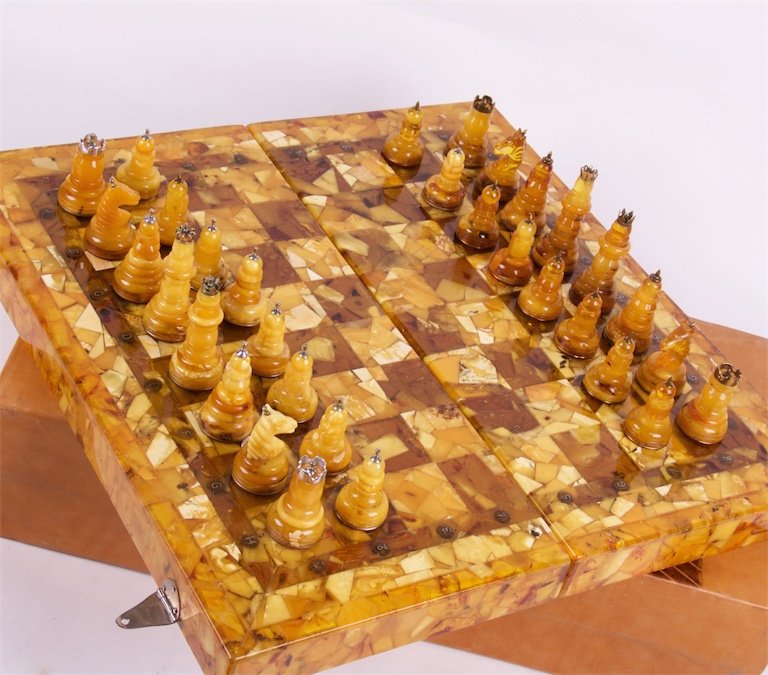 Amber chess. — image 2