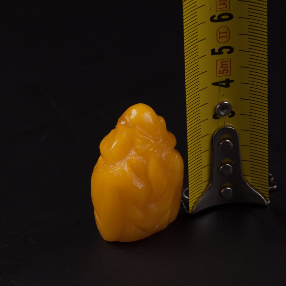 Amber figure. — image 3