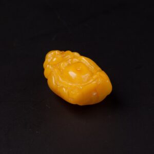 Amber figure. — image 4
