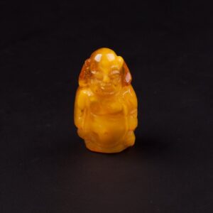 Amber figure. — image 1