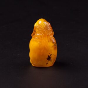 Amber figure. — image 3