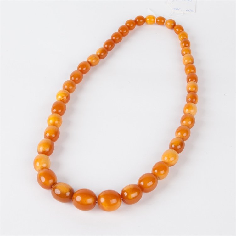 Antique amber necklace. — image 1