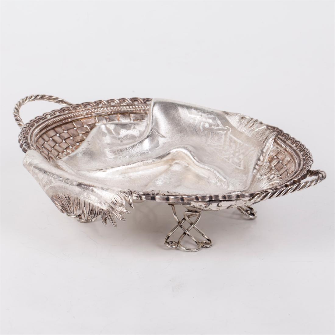Russian silver-gilt and trompe l'oeil vase — image 2