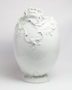 Russian vase in neorococo style. Nikolai 2. — image 1