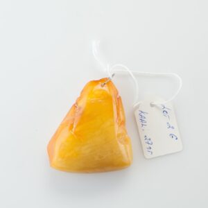 Natural Baltic Amber stone pendant. — image 1
