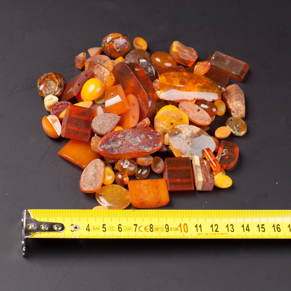 Set of antique amber stones. — image 2