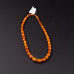 Antique amber necklace. — image 1