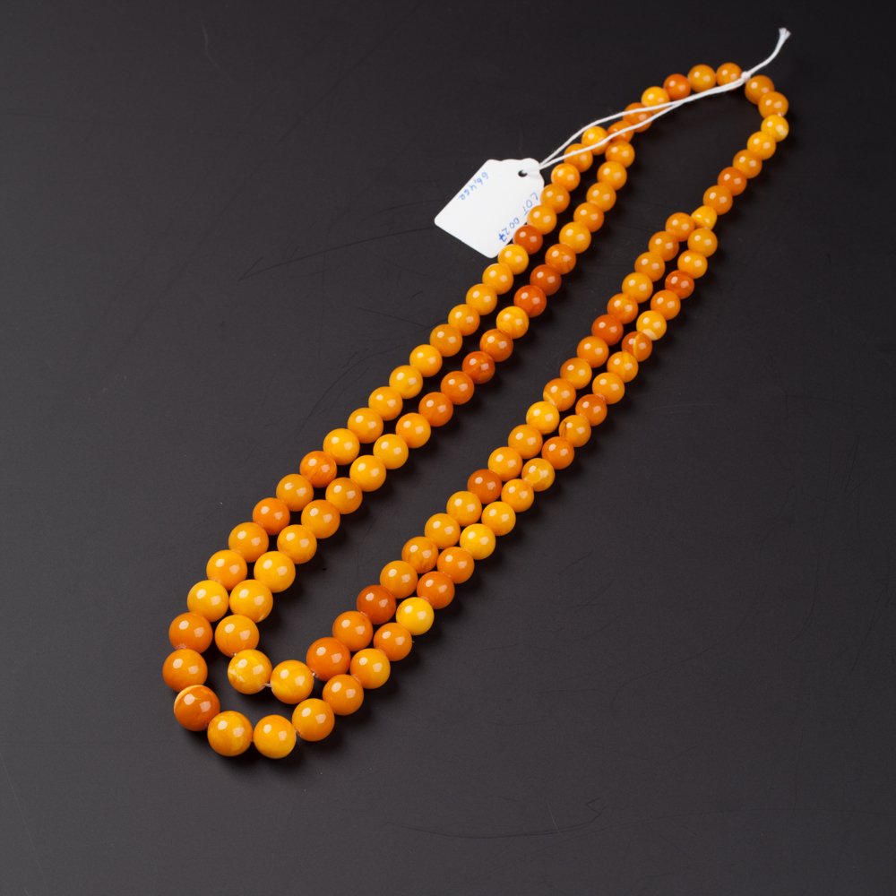 Antique amber necklace. — image 1