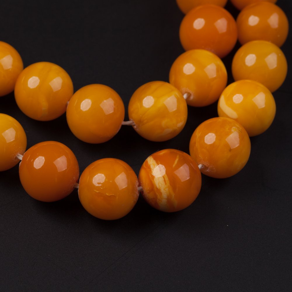 Antique amber necklace. — image 6