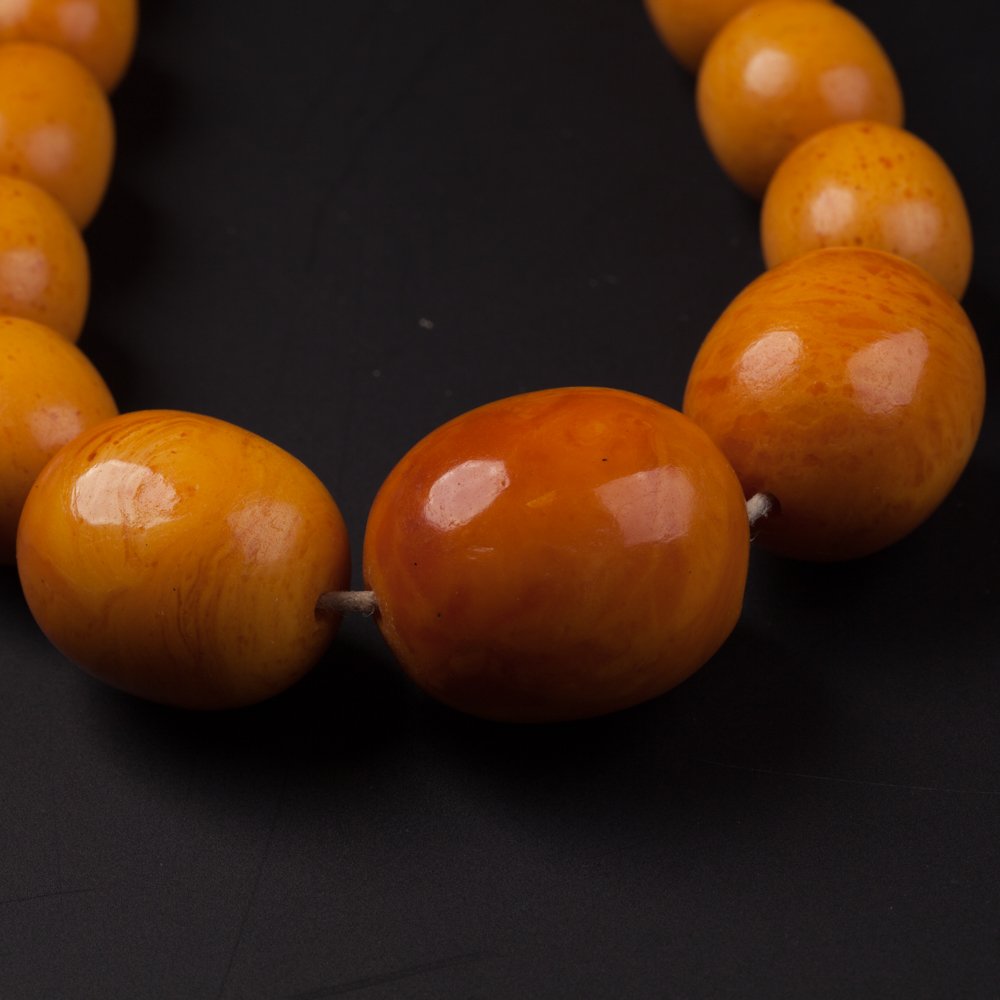 Antique amber necklace. — image 3