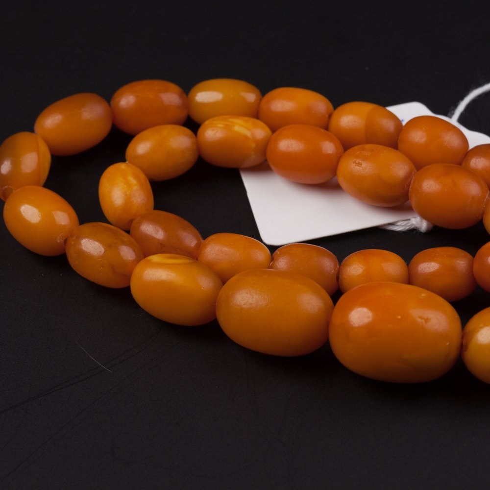 Antique amber necklace. — image 4