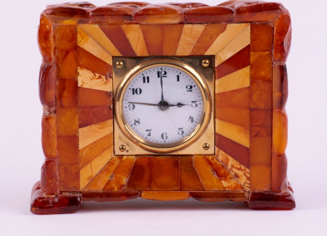Desk clock with amber and alarm. — image 3